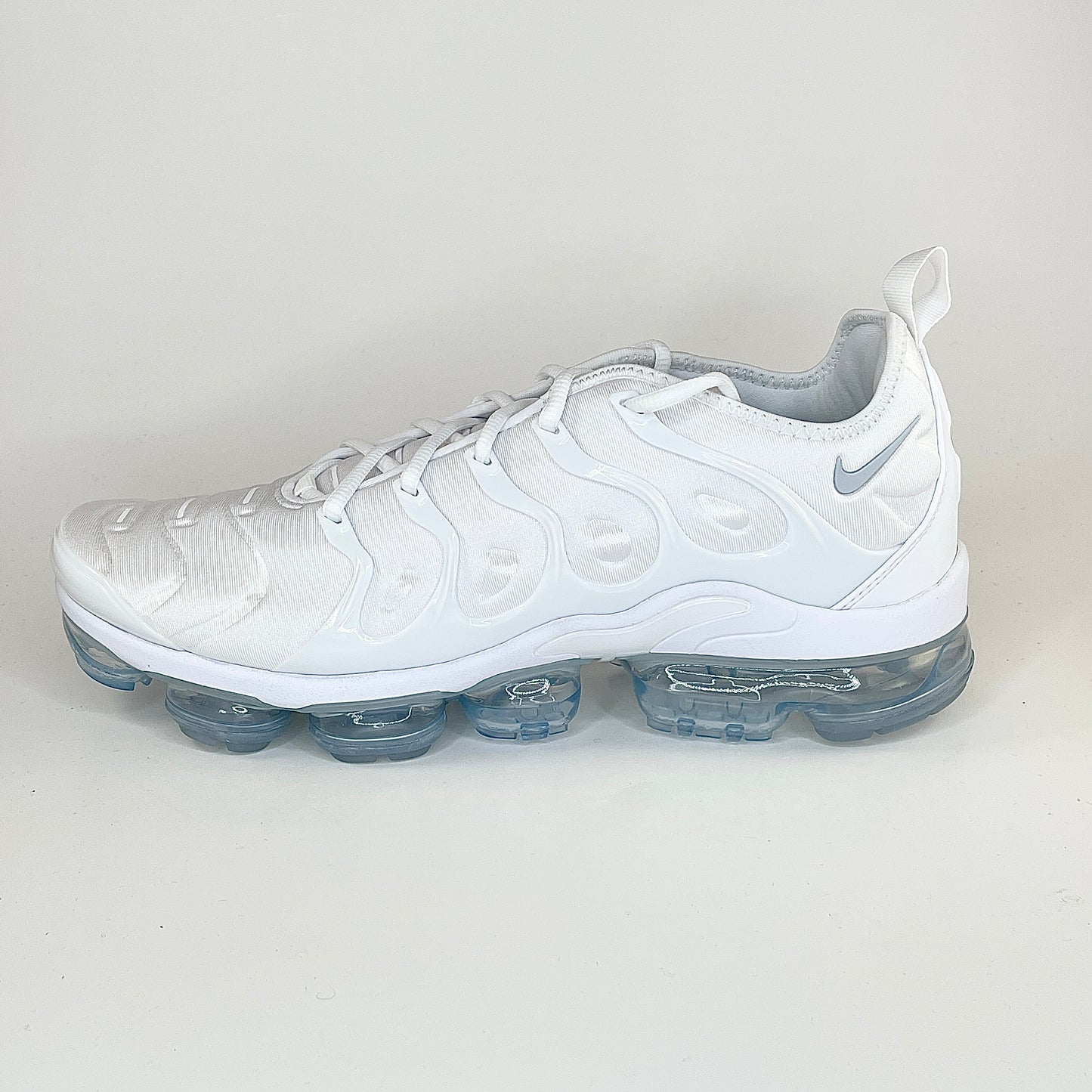 Air VaporMax Plus “White” (M) *Damaged Box* Size 10.5
