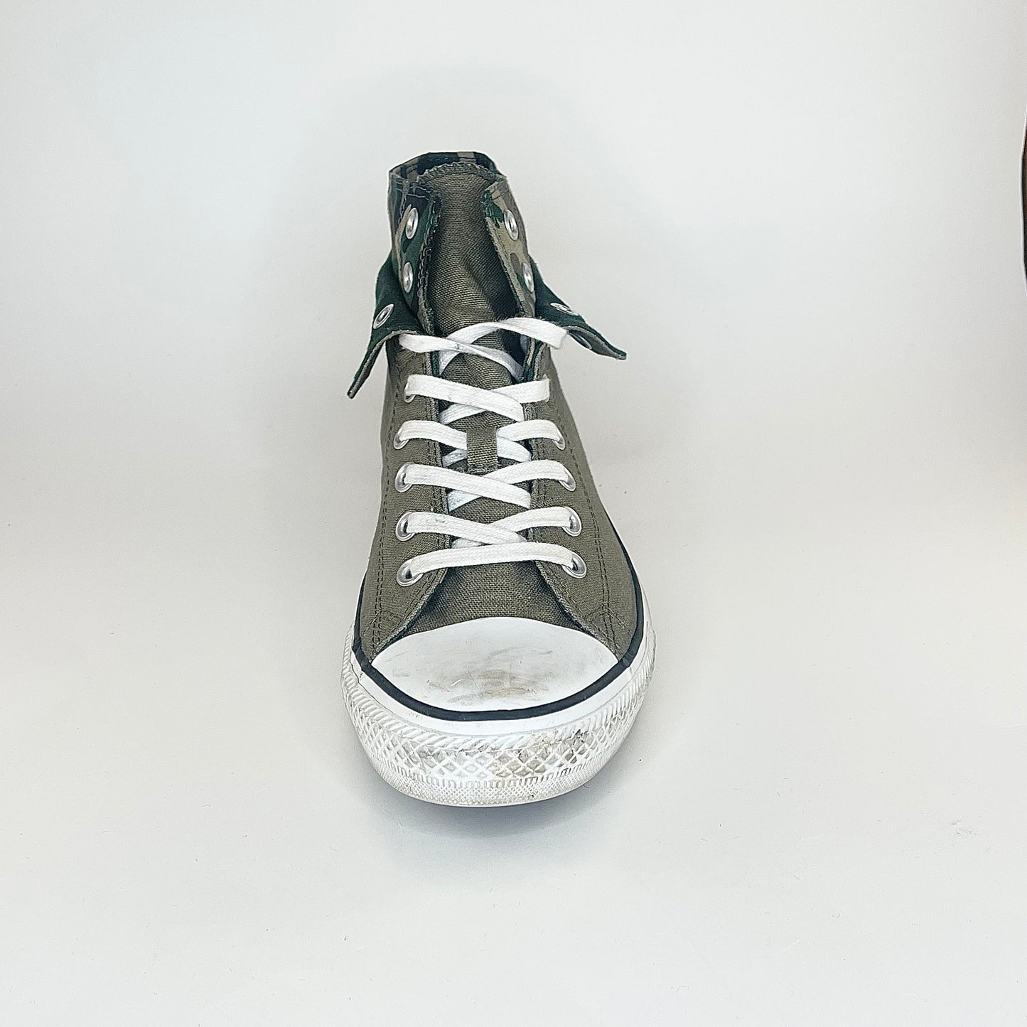 Chuck Taylor Two Fold Hi “Camo” *Pre-Owned* Size 9m/11w