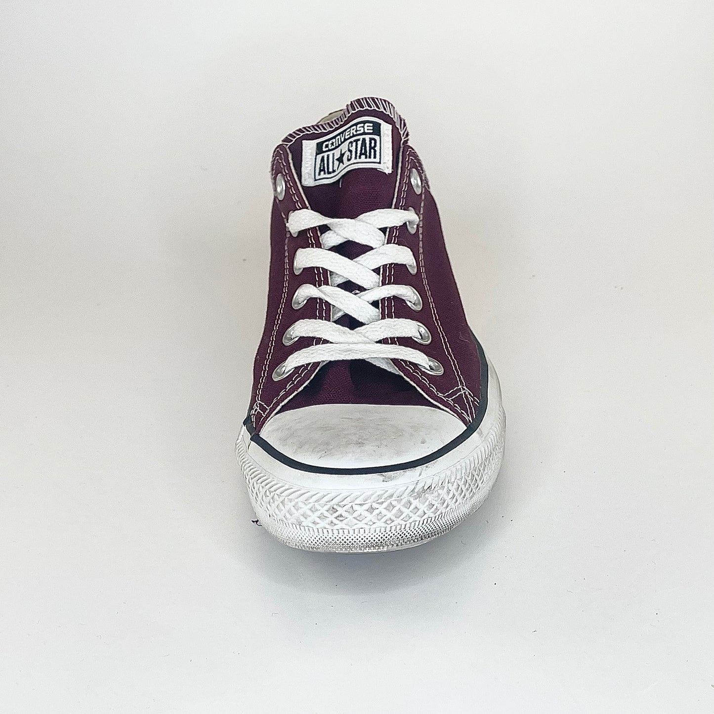 Chuck Taylor Ox “Burgundy” *Pre-Owned* Size 8m/10w
