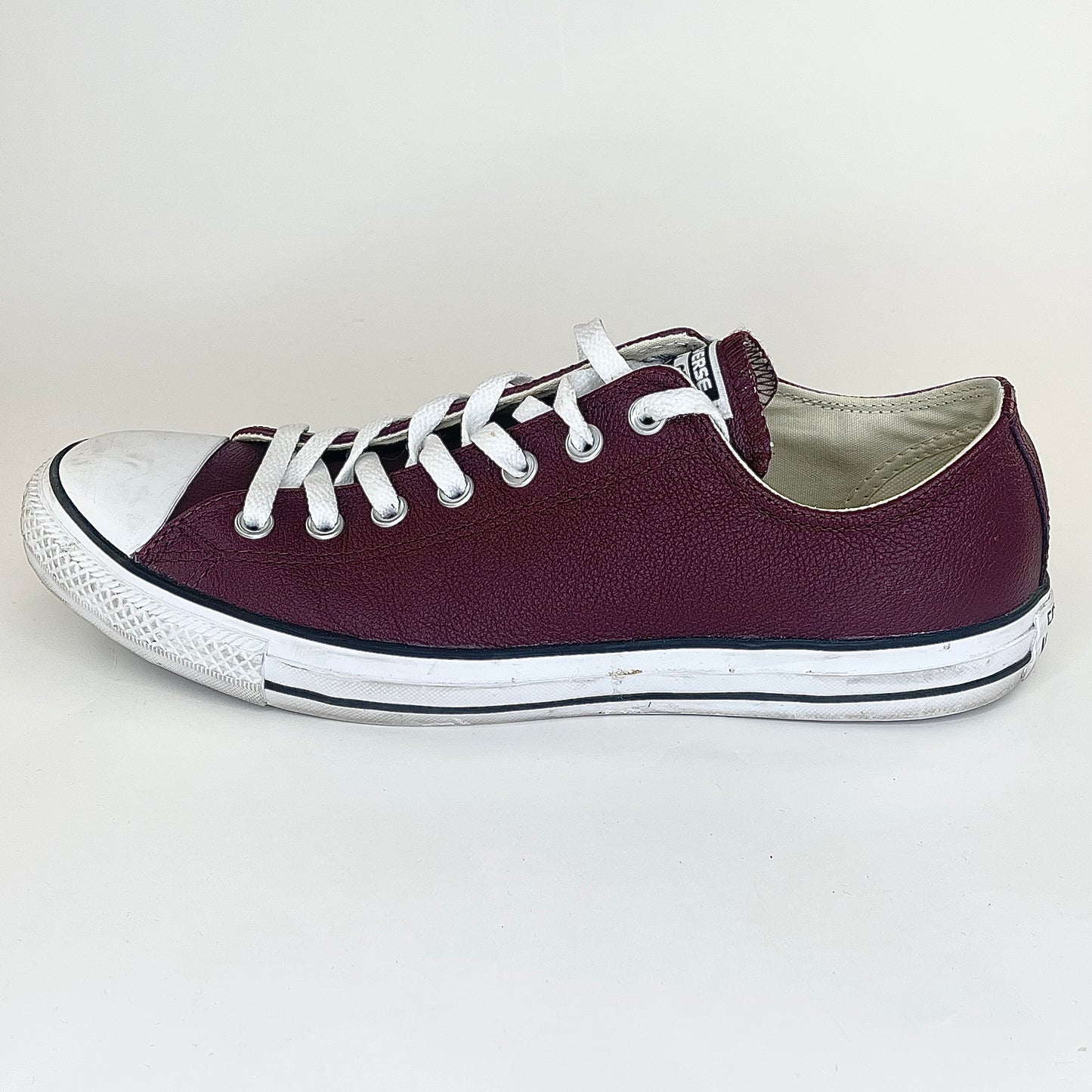 Chuck Taylor Ox “Leather Burgundy” *Pre-Owned* Size 10m/12w