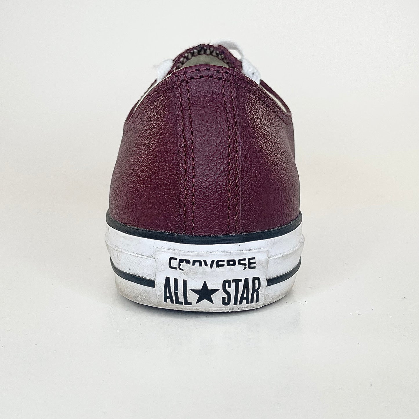 Chuck Taylor Ox “Leather Burgundy” *Pre-Owned* Size 10m/12w