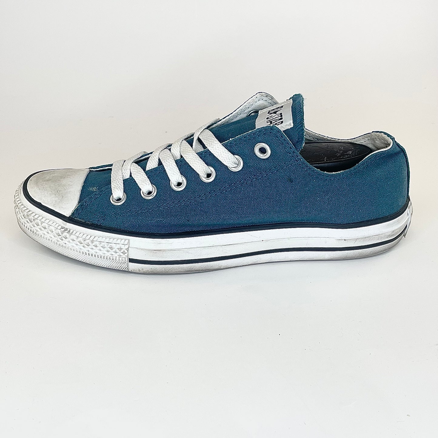 Chuck Taylor Ox “Flint Blue” (M) *Pre-Owned* Size 8