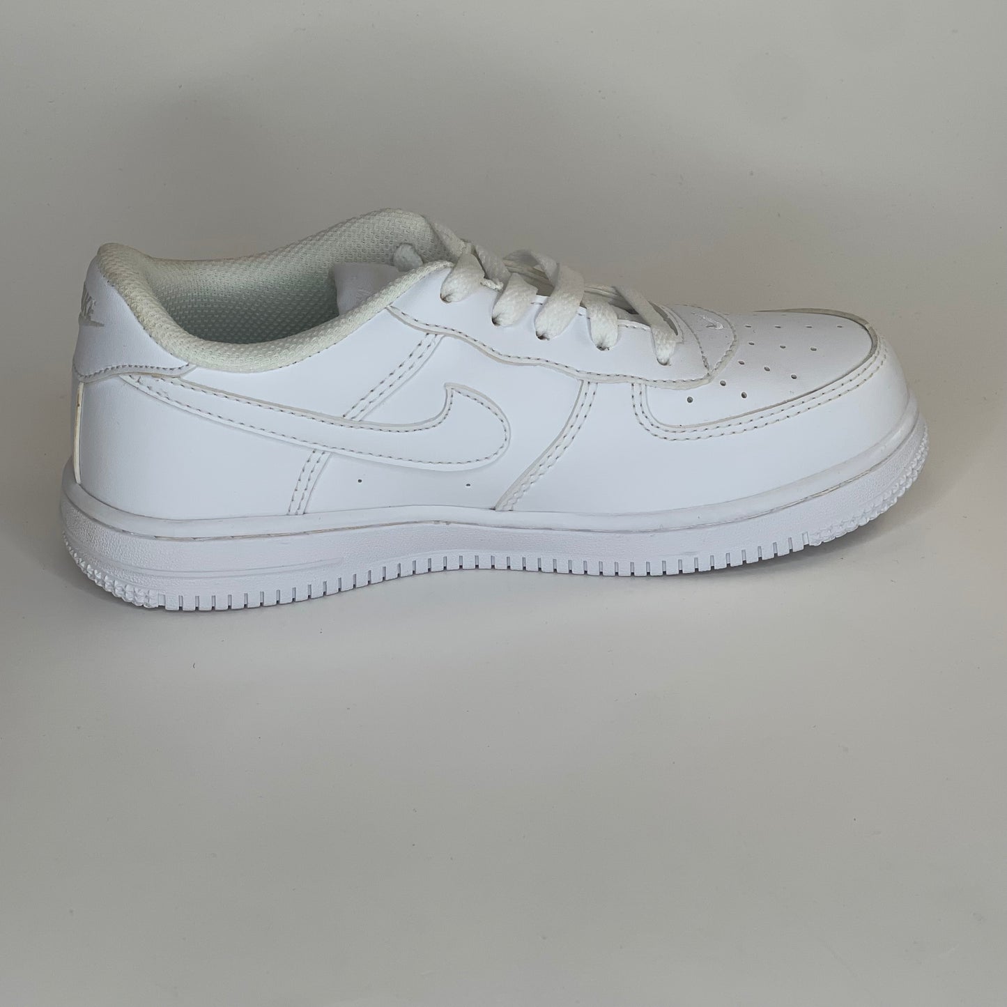 Air Force 1 Low “Triple White” (PS) Pre-Owned